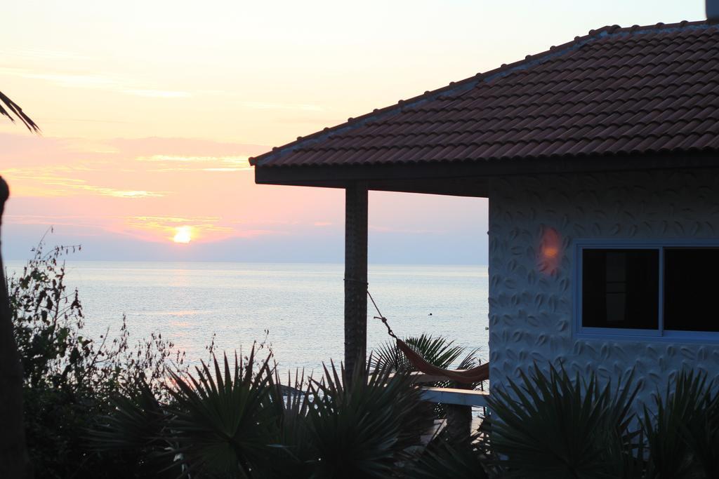 Mountain Reef Beach Resort Koh Tao Exterior photo